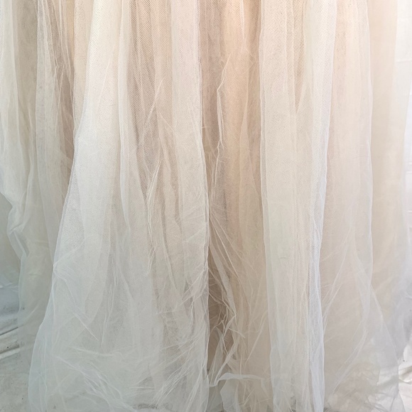 Dave & Johnny Glittering Gold and Cream Gown - Picture 4 of 16